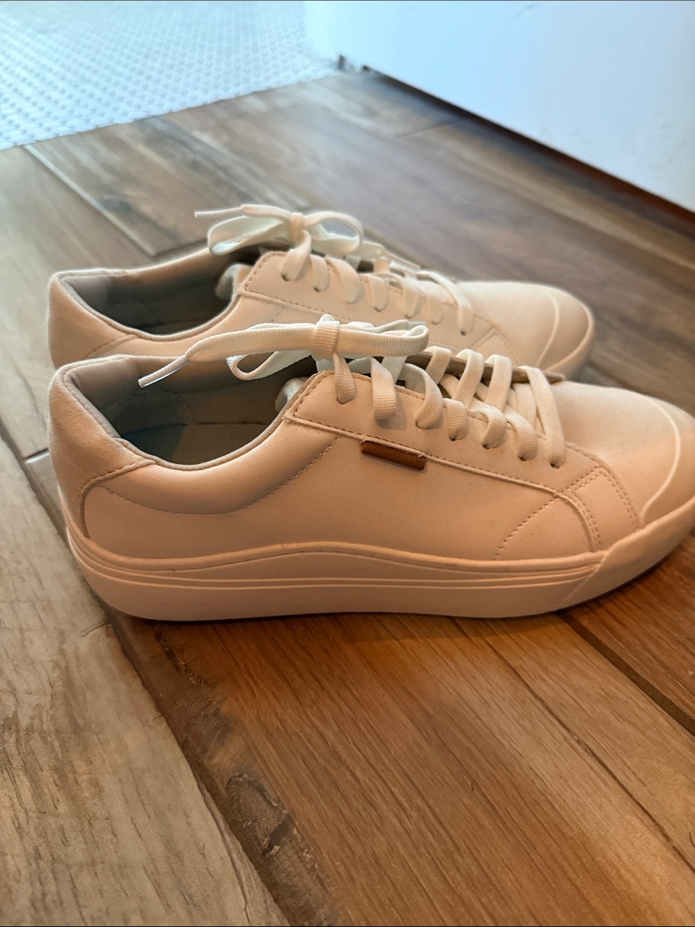 Minimalist White Women's Platform Sneakers